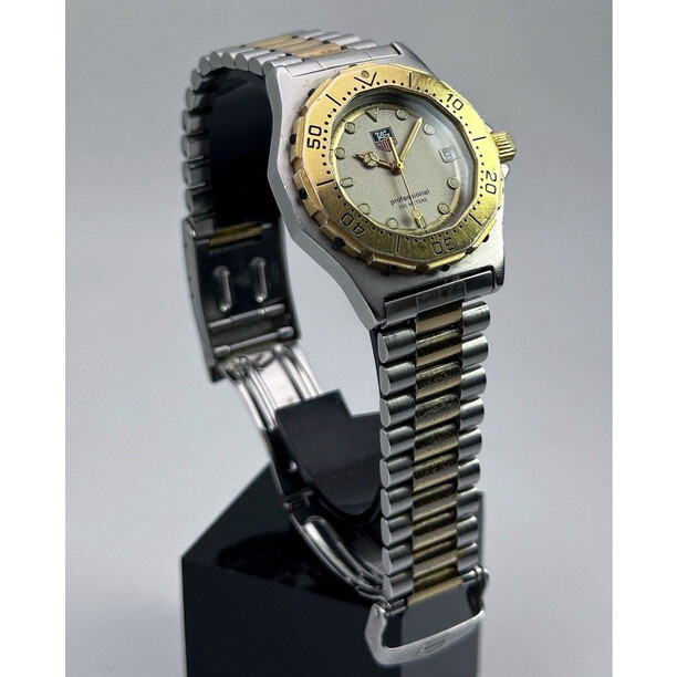 35mm • 1990s Vintage TAG Heuer 3000 Professional 200M Quartz